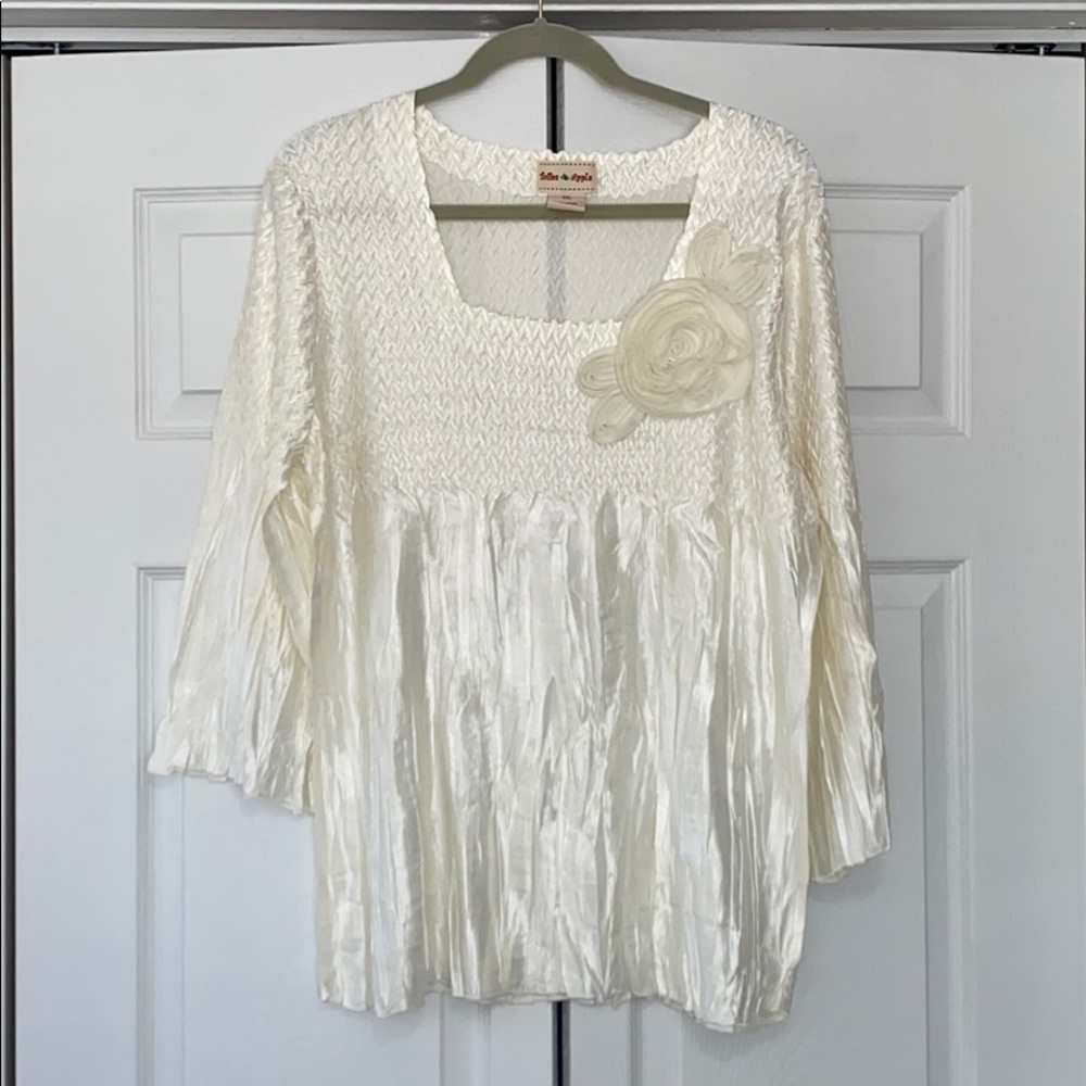 Stunning toffee apple blouse.